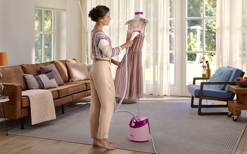 Hướng dẫn vệ sinh bàn ủi hơi nước đứng tại nhà